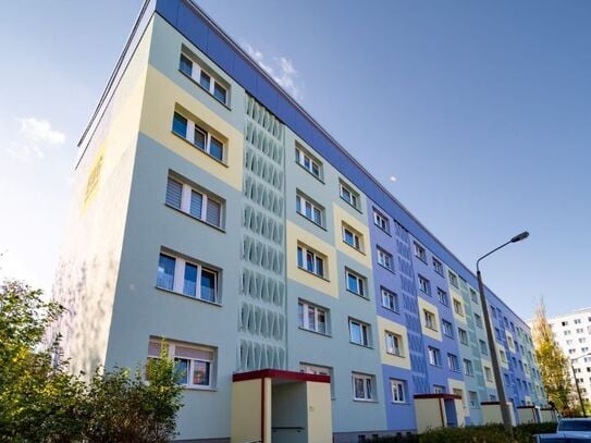 Attraktive Wohnung im Herzen von Halle-Neustadt - Küche und Bad mit Fenster