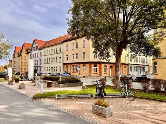 Gegenüber den Ilm-Kreis-Kliniken - 4 Raum Wohnung im 2.Obergeschoss