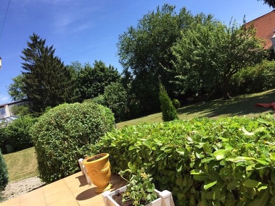 schöne , sonnige Wohnung ,große Terrasse, Garten