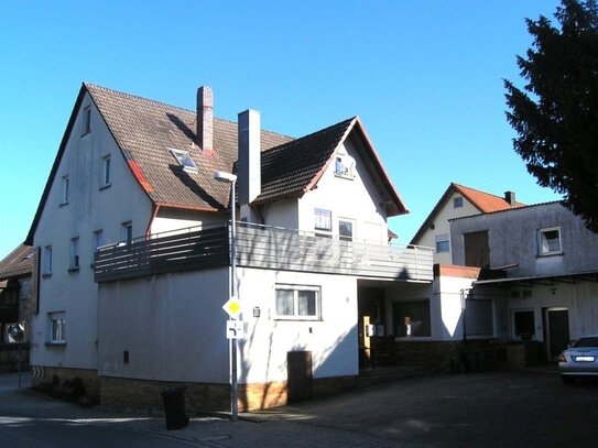 Mehrfamilienhaus - vermietet an verschiedene Firmen