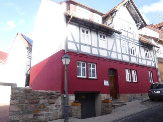 Gepflegtes Mehrfamilienhaus mit Fachwerkaufbau in Spangenberg - Stadtmitte