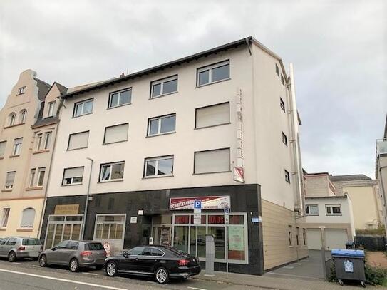 RIIIEEESIEGE WG-Wohnung - WOW! 6 Zimmer, Küche, 2 Bäder, großer Flur - Nähe UKGM, Frankfurter Str. 77, Gießen