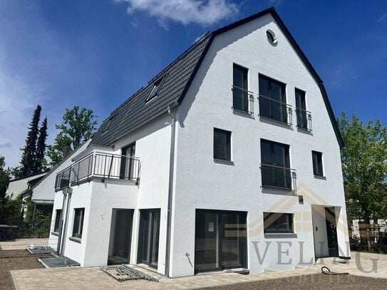 Fertiggestellte wunderschöne Neubau-Doppelhaushälfte zum Erstbezug in München-Waldtrudering, Haus 1