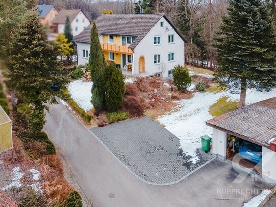 Großzügiges Einfamilienhaus am Waldrand mit 2 Garagen - Perfekt für Familien & Naturliebhaber