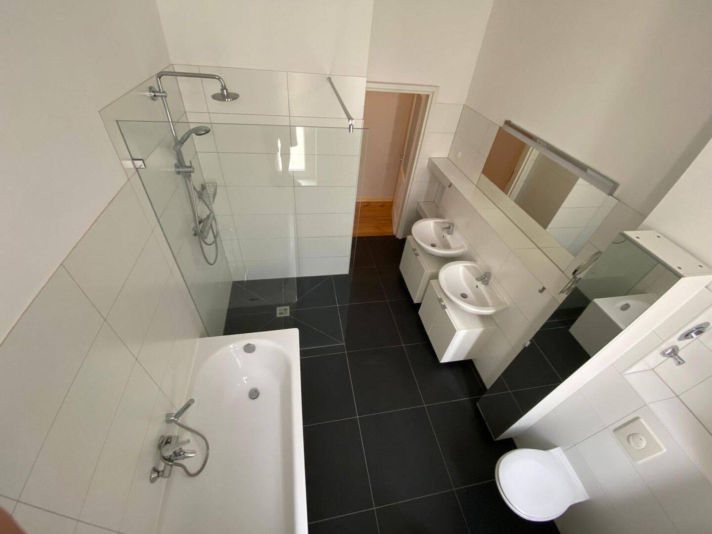 Von PRIVAT!! Kernsanierte, helle und schöne 4-Zimmer-Wohnung, provisionsfrei - Foto 1