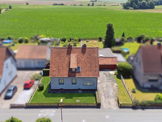 Sanierung oder Neubau: Hier könnte Ihre neue Immobilie am Feldrand in Elze-Wülfingen stehen