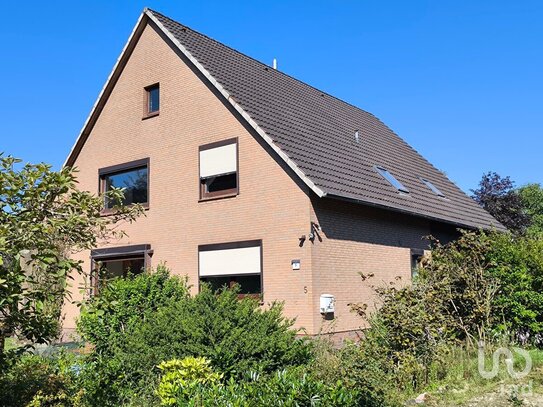 Zweifamilienhaus mit Potential in ruhige Lage!