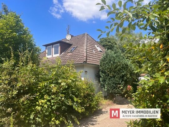 Bezugsfreies Wohnhaus auf idyllischem Gartengrundstück in Schweiburg (Obj.-Nr.: 6419)