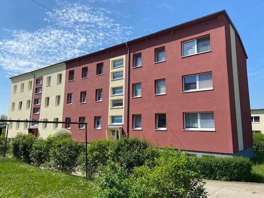 Große 3-Raum-Wohnung in Satow bei Rostock neu zu vermieten.