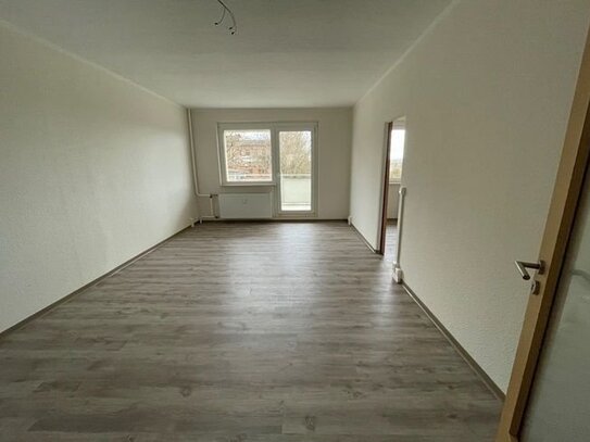 3-Raum-Wohnung mit Balkon im 1.OG