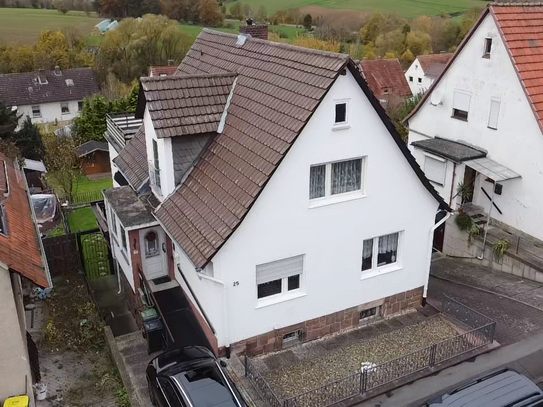 Gepflegtes Einfamilienhaus mit großen Garten