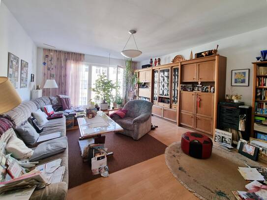 Vermietete 3-Zimmer-Wohnung mit West-Balkon und Fahrstuhl in Berlin-Mitte, OT Alt-Moabit.