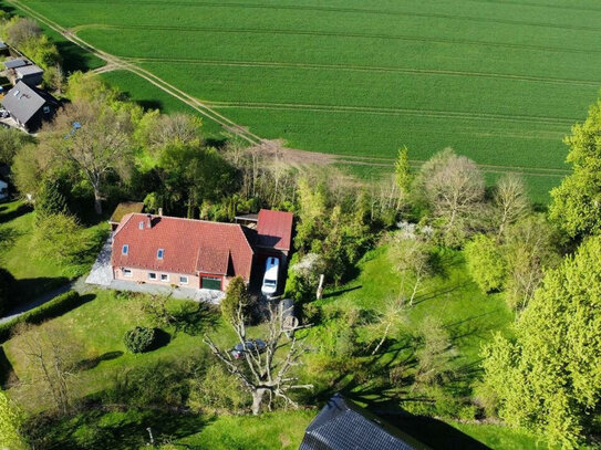 Von an Privat - in Ostseenähe/Gemeinde Grömitz Kleiner Landsitz mit großem Grundstück unweit der Ostseebäder Kellenhuse…