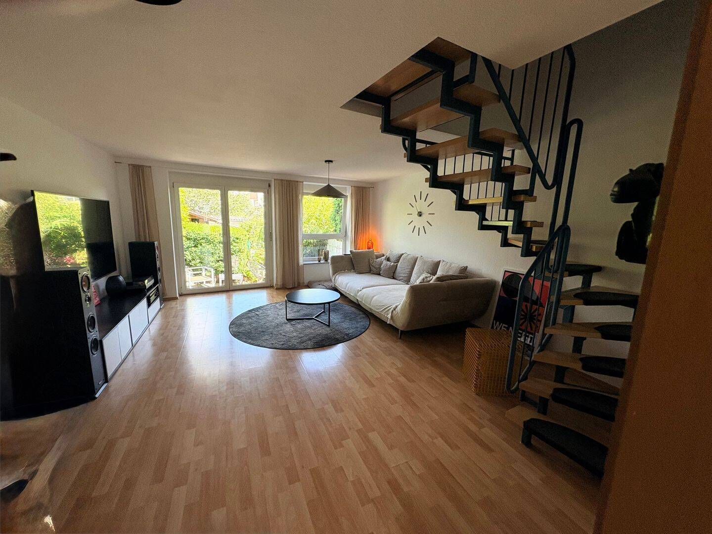                                                               Wohnhaus&auml;hnliche 5-Zimmer-Maisonettewohnung auf drei Wohnebenen mit Terrasse, B&hellip;                                                       in Neuhausen (München)