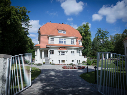 Villa Ingeborg: Ihre neue Residenz - voller Eleganz und Geschichte