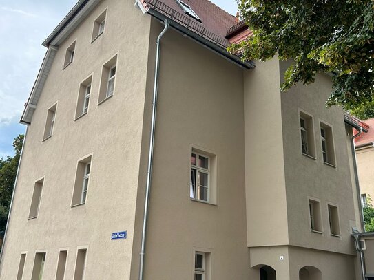 exklusive lichtdurchflutete 3 Raum Wohnung mit großem Balkon im Gutshof Zwätzen