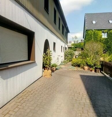 +++EINFAMILIENHAUS MIT EINLIEGERWOHNUNG+++GEPFLEGTER UND GROSSER GARTEN+++