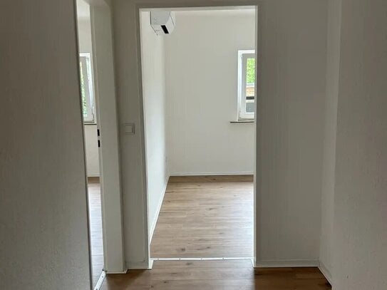 Moderne Erdgeschosswohnung mit eigenem Garten – Top renoviert!