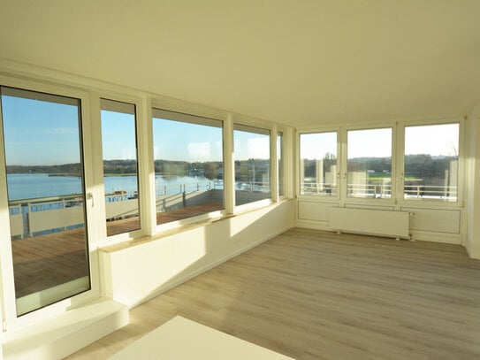 Penthouse Erstbezug nach Renovierung mit einmaligem Schleiblick!