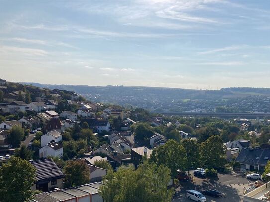 Bezugsfreie Eigentumswohnung mit Weitblick! 3-Zimmer-Wohnung mit Balkon in Veitshöchheim