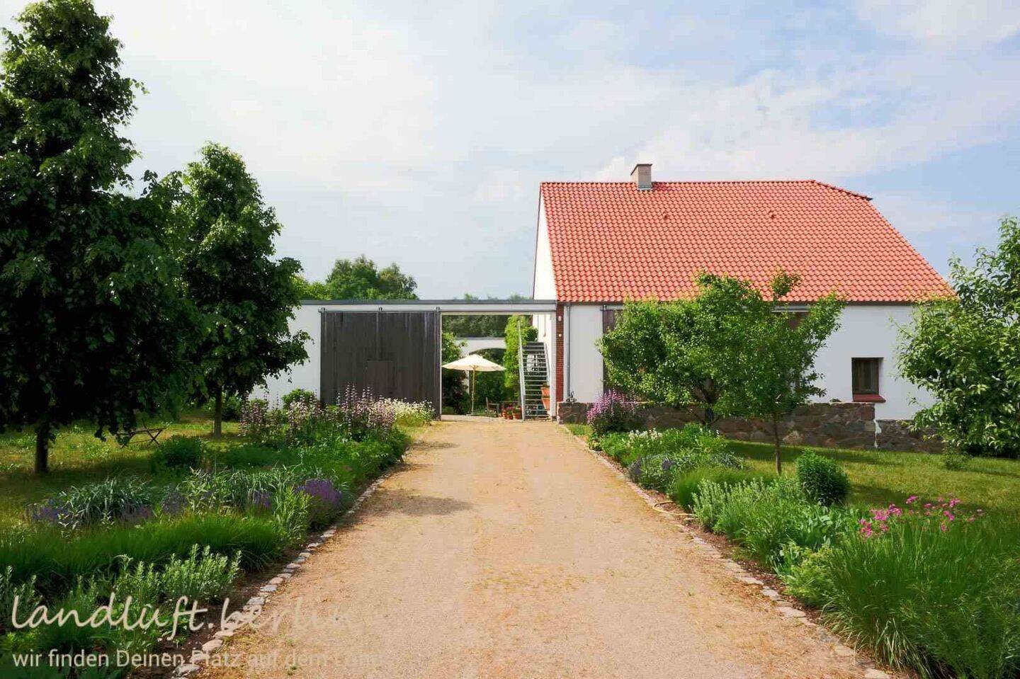 Immobilie in Fincken - Ein modernes Haus hinter alten Mauern - Bild 0