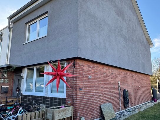 Saniertes und modernes Endreihenhaus mit großem Garten in Norderstedt -courtagefrei-