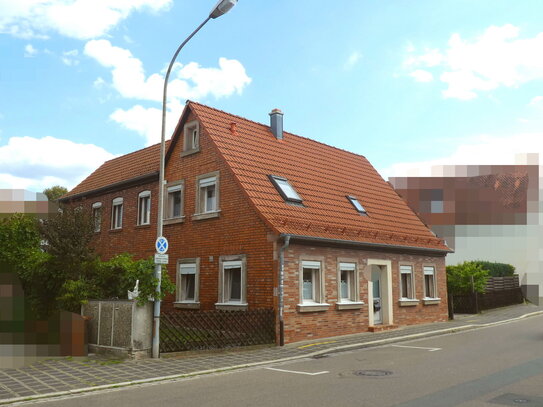 Einfamilienhaus (Sanierungsbedürftig) auf einem ca. 724 m² großem Grundstück zu verkaufen.