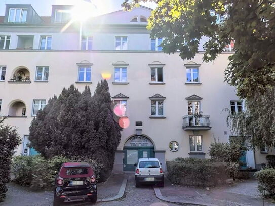 VERMIETETE 3-ZIMMER-WOHNUNG MIT LOGGIA IN BERLIN-BAUMSCHULENWEG