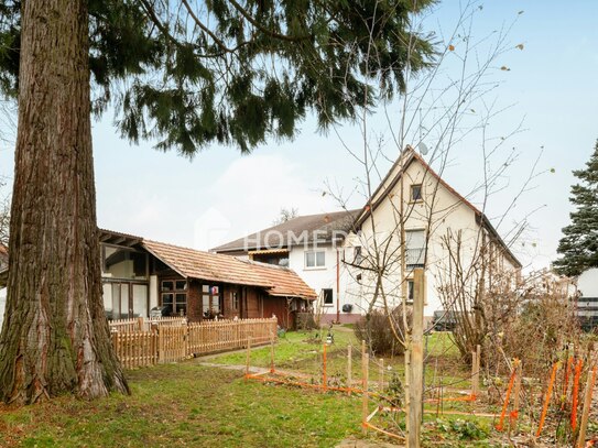 Gepflegtes Bauernhaus mit Charme & Potenzial: 2200 m² Grundstück, Scheune & Wohnmöglichkeiten