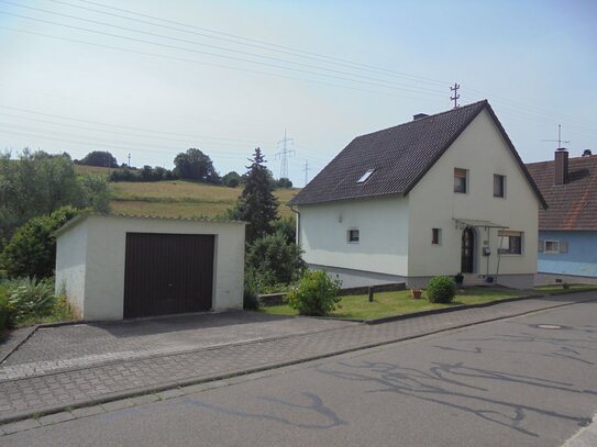 Von privat gemütliches Einfamilienhaus in ruhiger Lage mit Garage