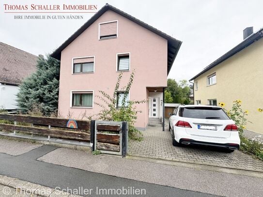 Gepflegtes 2 FH mit Photovoltaik, Garage und Garten