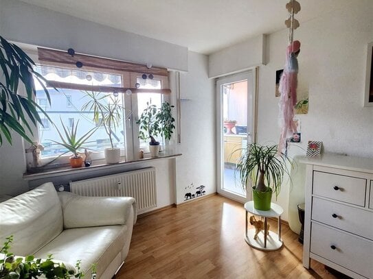 Kapitalanlage - Renovierte EG Wohnung + Balkon