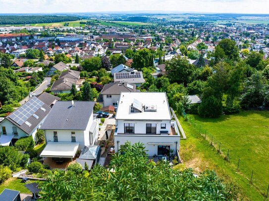 Einzigartig, barrierefrei, neuwertig: 3-Zi-Penthouse-Wohnung mit 2 Terrassen und traumhaftem Blick