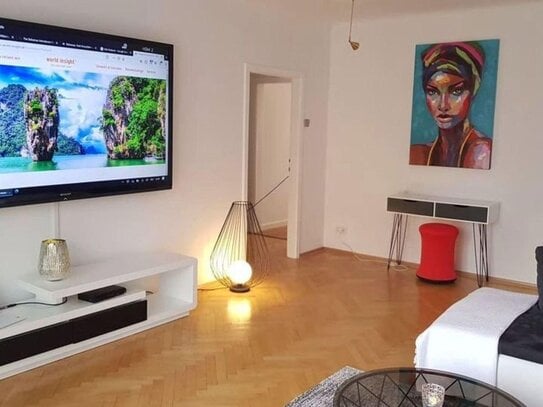 Apartment mit Schlafzimmer und Wohnzimmer im schönen Stuttgart