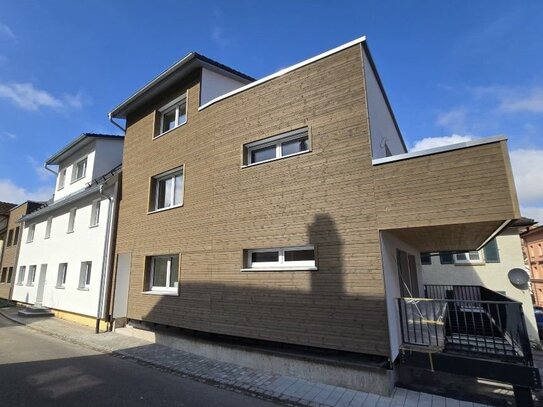 Neue 3-Zimmer-DG-Wohnung mit riesiger Dachterrasse und Schlossblick in exklusiver Innenstadtlage