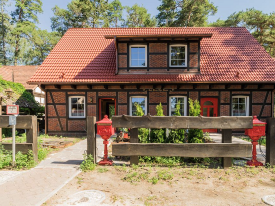 Stadtrand Berlin Exclusives modernes Fachwerkhaus mit einzigartigen Waldblick