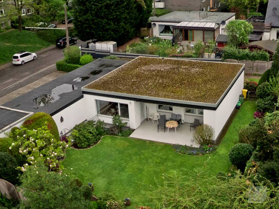 Leben im Einklang: Stilvoller Bungalow mit Naturschutzgebiet vor der Tür