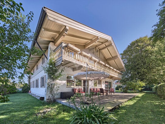 großzügiges außergewöhnliches Landhausdomizil in ruhiger Lage, 5 Min. zu Fuß an den Chiemsee