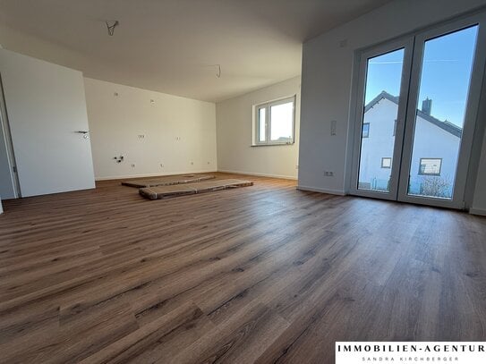 Neubau - Erstbezug! - 3-Zimmer-Wohnung mit großem Balkon in ruhiger Lage in Schwandorf zu vermieten