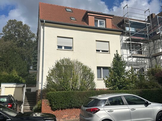 Sbr.-Rotenbühl * top renovierte Dachgeschoss-Wohnung * Nähe Uni * 2 ZKB + Dachstuhl * EBK