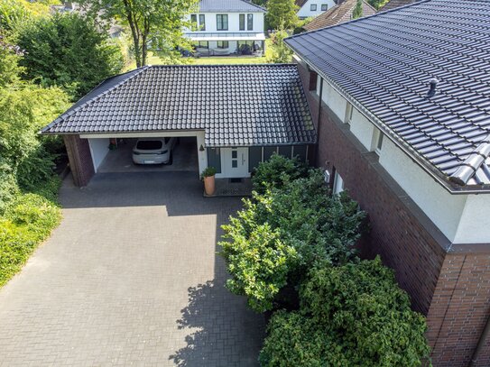 Elegantes Einfamilienhaus in idyllischer Waldnähe mit großem Garten in Volksdorf