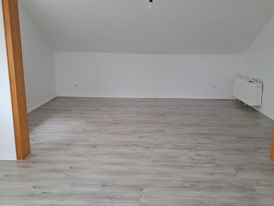 2 Zimmer Dachgeschosswohnung in ruhiger Lage..