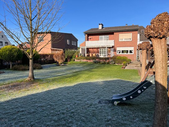 Gepflegtes Ein- bis Zweifamilienhaus mit großem Garten und Garage in beliebter Wohnlage!