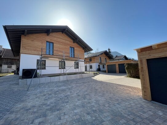 energieeffiziente Neubau-Doppelhaushälfte mit bezauberndem Garten und Garage in Ohlstadt bei Murnau