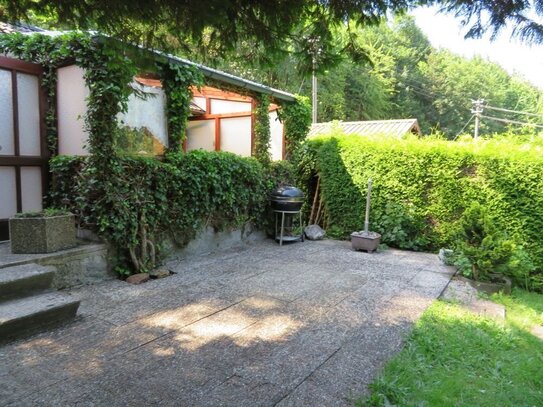 Gemütliches Wochenendhaus am Waldrand mit großem Garten!