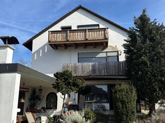 Reserviert !! Pfiffige 2,5 Zi. DG Wohnung mit schönem Sonnenbalkon in Olching bei München zu vermietern !!