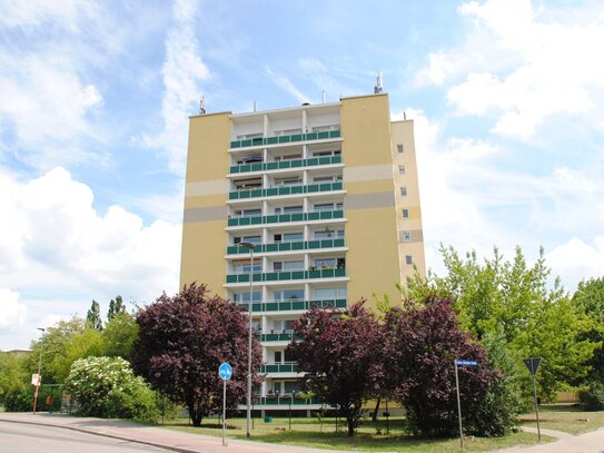 Merseburg-Süd - schöne 2-Zimmer-Wohnung über den Dächern Merseburgs, Balkon, Tageslichtbad, Lift