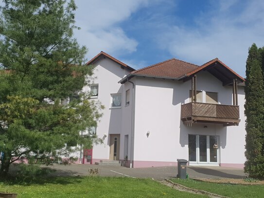 2-Zimmer-Wohnung mit Balkon in Eishausen