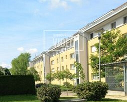 Moderne, vermietete 3 ZKB mit großem Bad, Balkon und Fahrstuhl in ruhiger Lage!