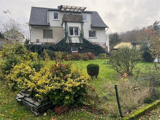 Zweifamilienhaus in schöner Lage